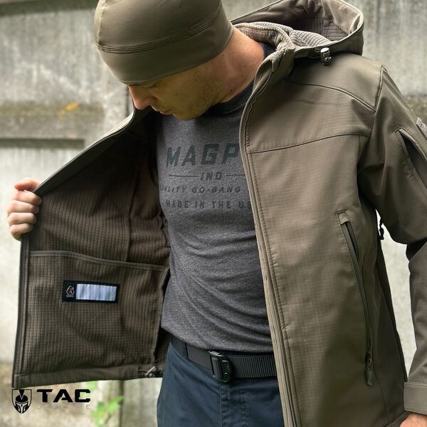 Куртка A10 Equipment® V2 Softshell Fighter - олива, TD634, Вибір кольору: Олива, Розмір: M, зображення 13 Куртка A10 Equipment® V2 Softshell Fighter - олива, TD634, Вибір кольору: Олива, Розмір: M, зображення 13