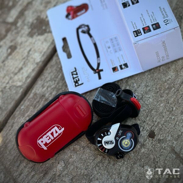 Фонарь налобный со свистком PETZL E+Lite -бело-красный свет (40 люменов), TD418, изображение 8 Фонарь налобный со свистком PETZL E+Lite -бело-красный свет (40 люменов), TD418, изображение 8