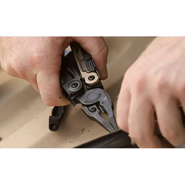 Мультиинструмент Leatherman MUT Black, чехол нейлоновый Molle (олива), sight adjuster, изображение 8